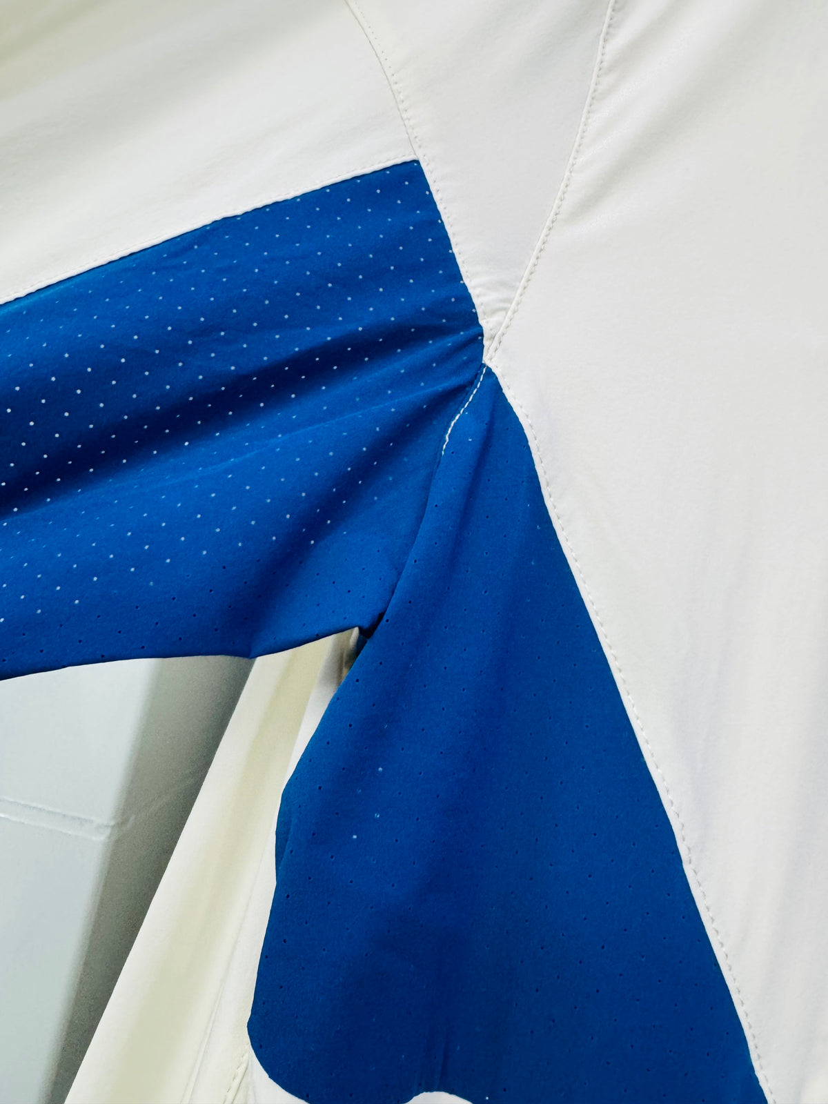 NUEVA COLECCIÓN CORTAVIENTOS CRUZ AZUL 2026-2027
