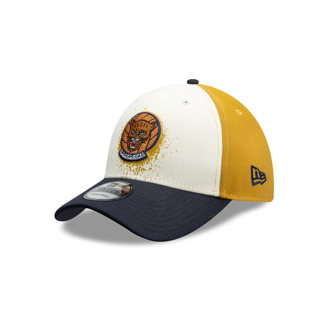 NEW PUMAS UNAM 9FORTY SPRAY CAP WHITE, NAVY & GOLD ADJUSTABLE