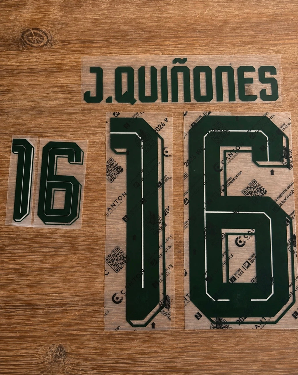 Nombre y número oficial de México J. Quiñones #16 Camiseta blanca de visitante Copa Mundial 26