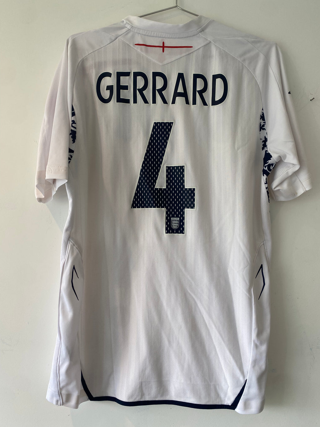 ENGLAND HOME SHIRT 2007-2009 UMBRO GERRARD #4 [M]