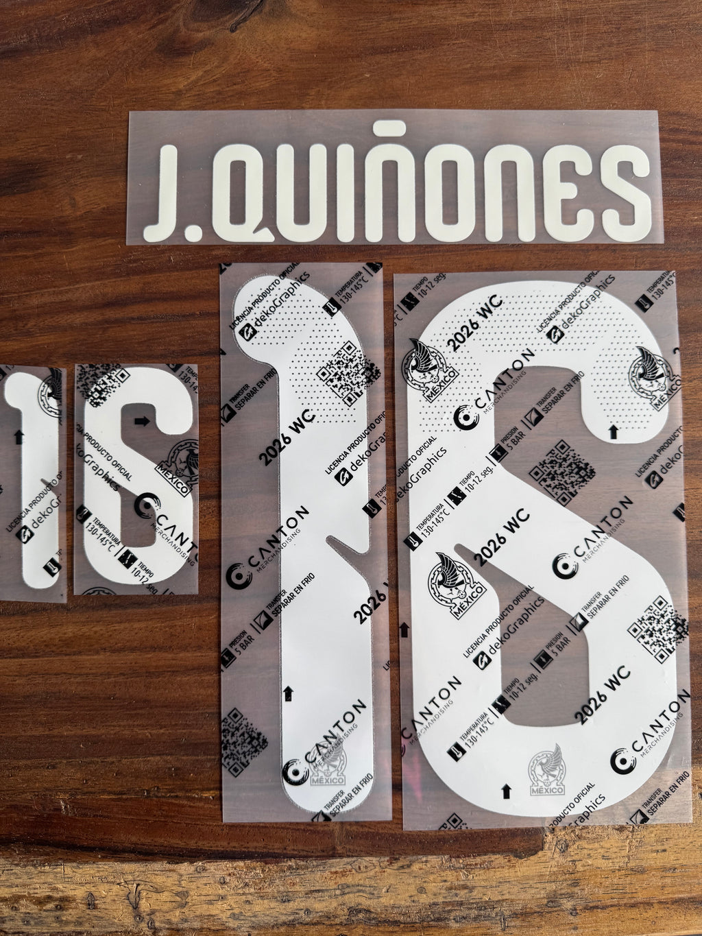 J.QUIÑONES #16 CONJUNTO DE NOMBRE Y NÚMERO PARA LA CAMISETA LOCAL DE MÉXICO