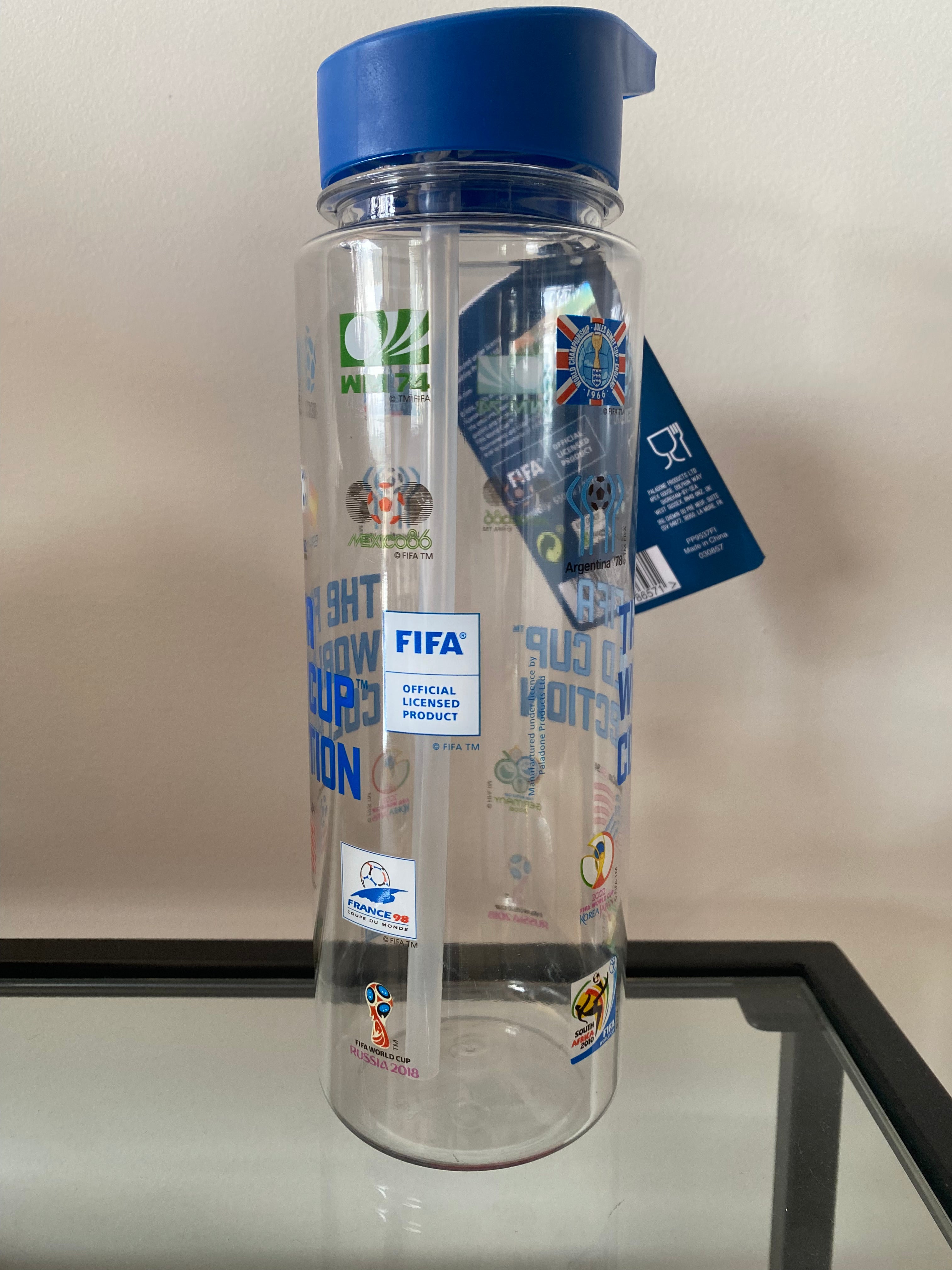 COLLECTIBLE THERMO FIFA WORLD CUPS LOGOS WATER BOTTLE  OFFICIAL LICENSED