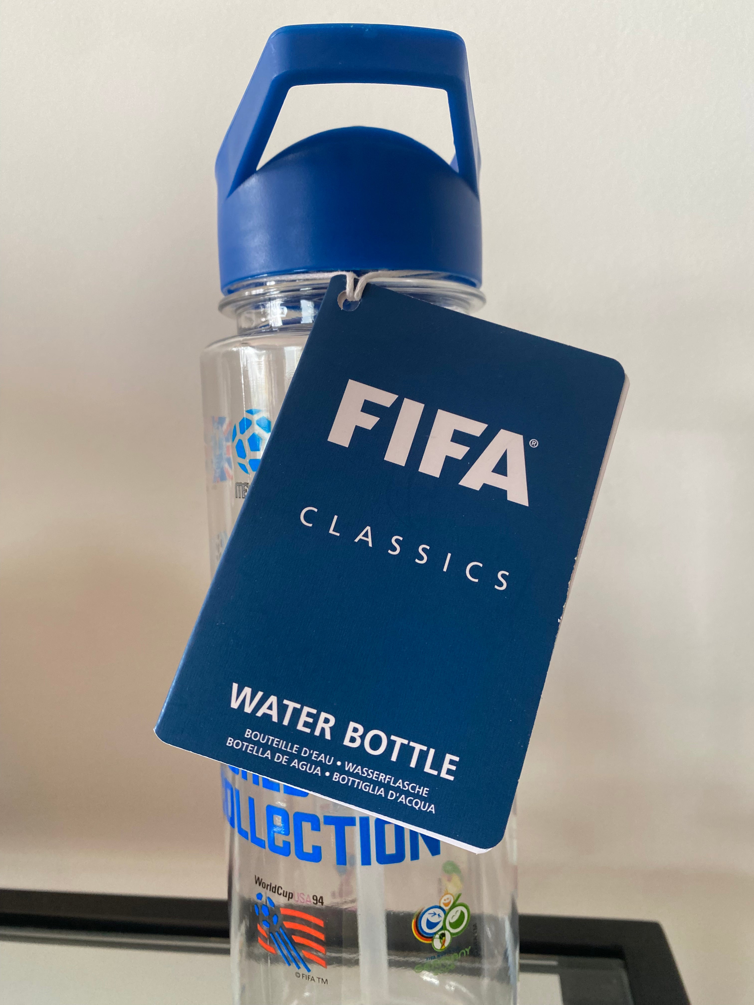 COLLECTIBLE THERMO FIFA WORLD CUPS LOGOS WATER BOTTLE  OFFICIAL LICENSED